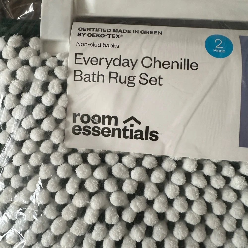 Room Essentials Chenille Bath Rug Set